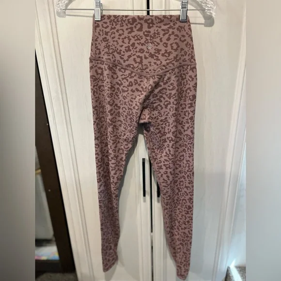 Athleta Elation High Rise | pink leopard print | size xs - Picture 2 of 6